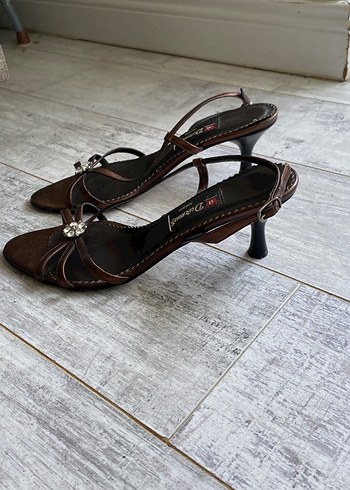 Klasik Kahverengi Süet Stiletto Kadın Ayakkabı
