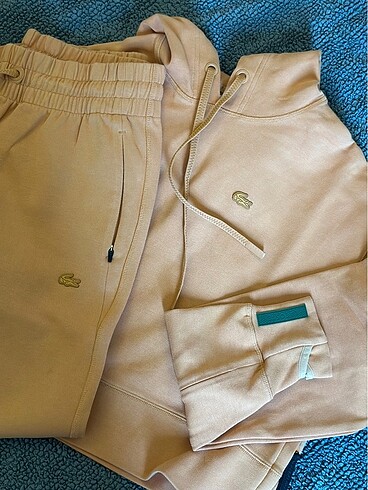 Lacoste takım
