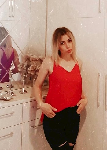 Parlak Kırmızı Bağlama Desenli Mini Kot Şort - Görsel 2