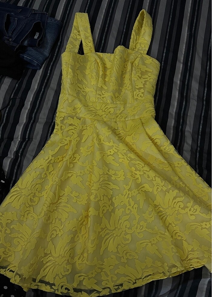 Koton Dilek Hanif sınırlı sayıda üretim sarı elbise - Görsel 4