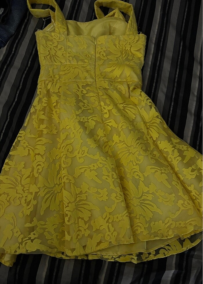 Koton Dilek Hanif sınırlı sayıda üretim sarı elbise - Görsel 5