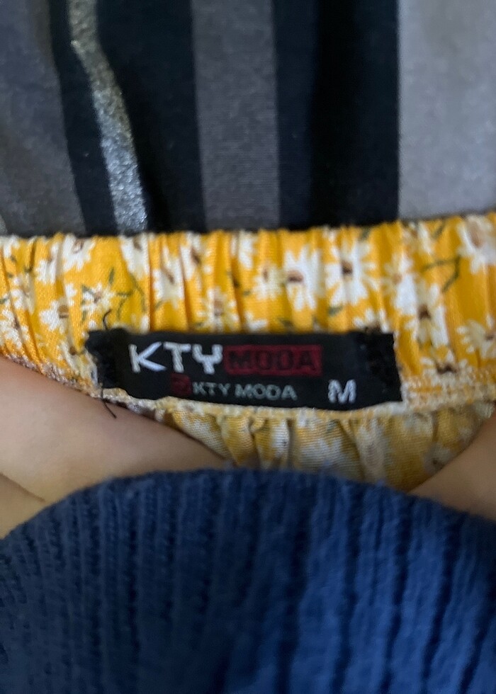 Sarı çiçekli etek yırtmaçlı - Görsel 3