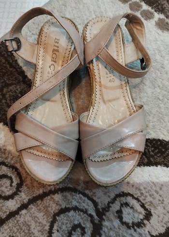 Bej Dolgu Topuklu Kadın Sandalet