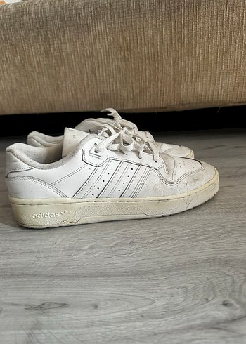 Adidas 44