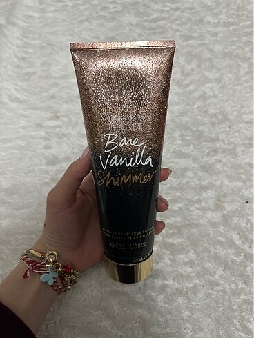 VİCTORİA?S SECRET BARE VANİLLA SHİMMER VÜCUT KREMİ