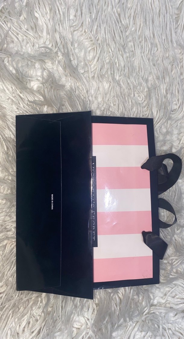 eski sezon  victoria secret poseti - Görsel 2