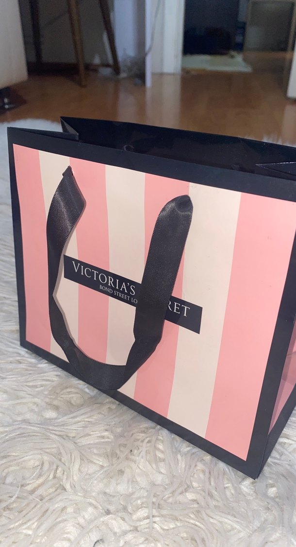 eski sezon  victoria secret poseti - Görsel 3