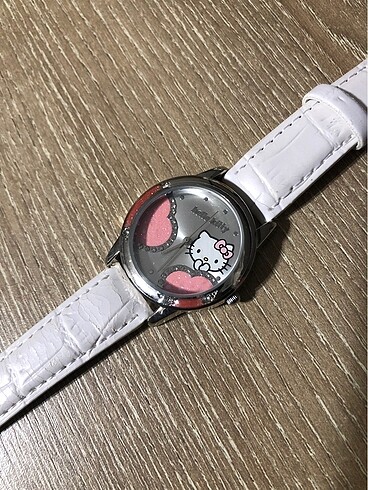 hello kitty saat avon