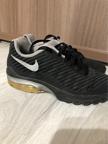 36 Beden siyah Renk Orijinal Nike Spor Ayakkabı
