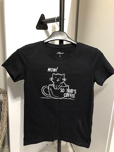 Mavi Jeans mavi jeans kedi siyah tişört