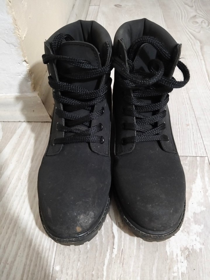 Siyah Bağcıklı Bayan Kauçuk Bot - Görsel 2