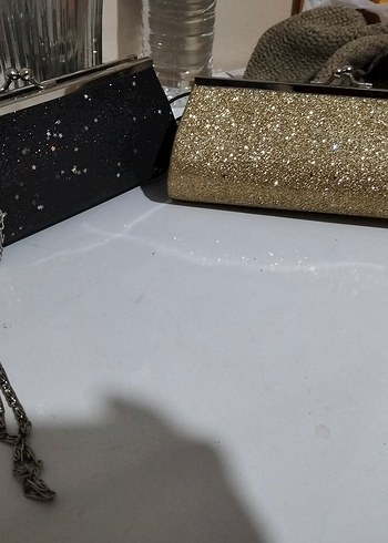 Siyah/Altın Rengi Zincir Detaylı Kadın El Abiye Çantası - Görsel 2