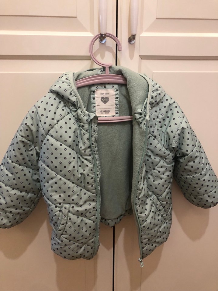 Kapüşonlu Puantiyeli Kız Mont - Görsel 2