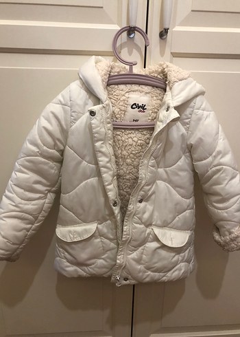 Kız Çocuk Beyaz Kapüşonlu Kürk Detaylı Mont - Görsel 2