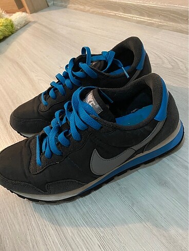 Nike Az kullanılmış orijinal ürün