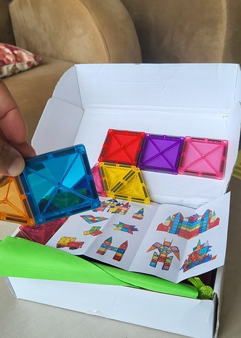 100 PARÇA(5.5CM)Renkli Manyetik Bloklarla Eğitici Oyuncak Seti