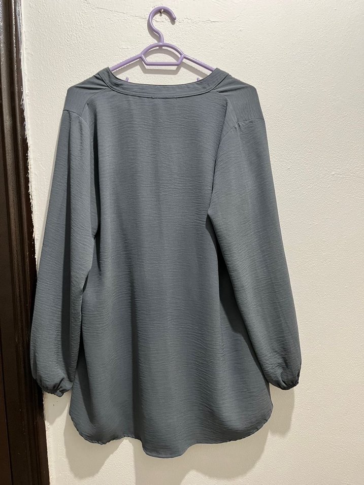 Gri Düğmeli Bluz - Görsel 4