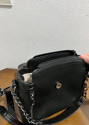 Siyah Deri Kemerli Yılan Desenli Gotik Çanta - Görsel 4