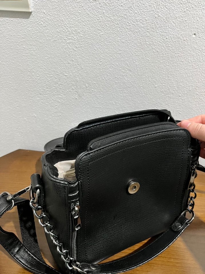 Siyah Deri Kemerli Yılan Desenli Gotik Çanta - Görsel 4