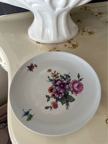 Çay fincanı ve pasta tabağı - Görsel 3