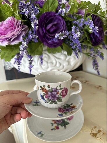 Çay fincanı ve pasta tabağı - Görsel 2