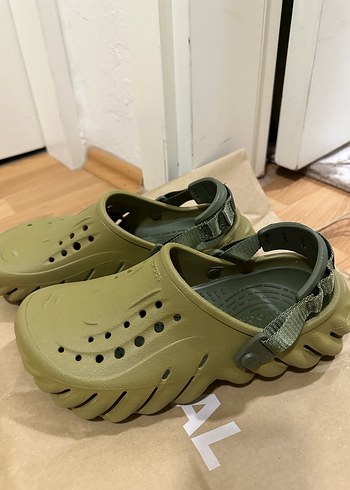 Crocs 39