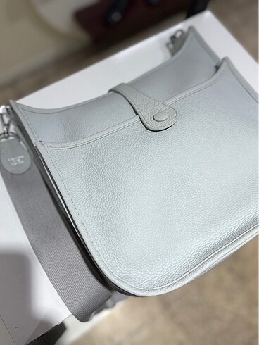 Hermes HERMES EVELYNE ÇANTA HAKİKİ DERİ ORTA BOY