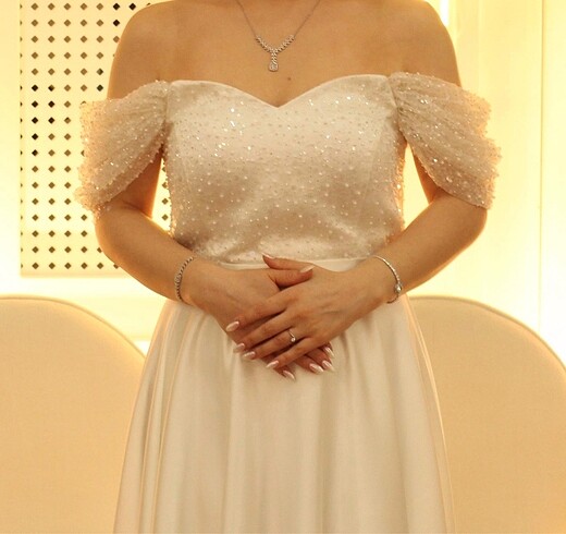 Nişan elbisesi
