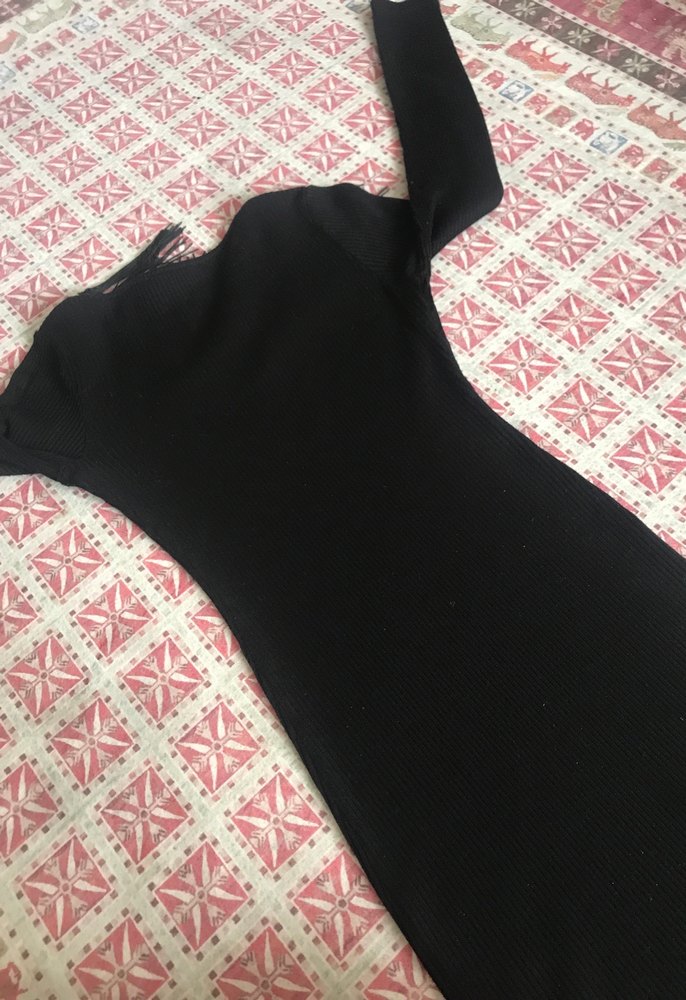 Siyah V Yaka Uzun Kollu Püsküllü triko elbise - Görsel 4