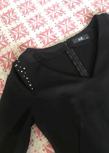 Uzun Kollu Siyah Mini boyun ve kol detaylı elbise - Görsel 2