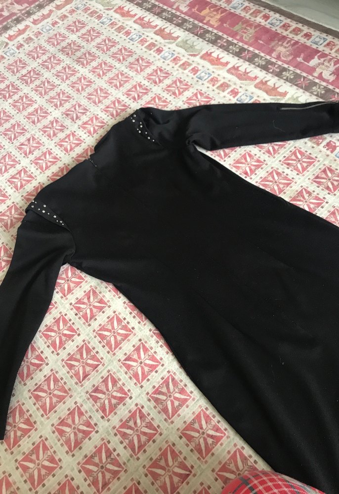 Uzun Kollu Siyah Mini boyun ve kol detaylı elbise - Görsel 4