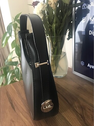 Siyah kol çantası - Görsel 2