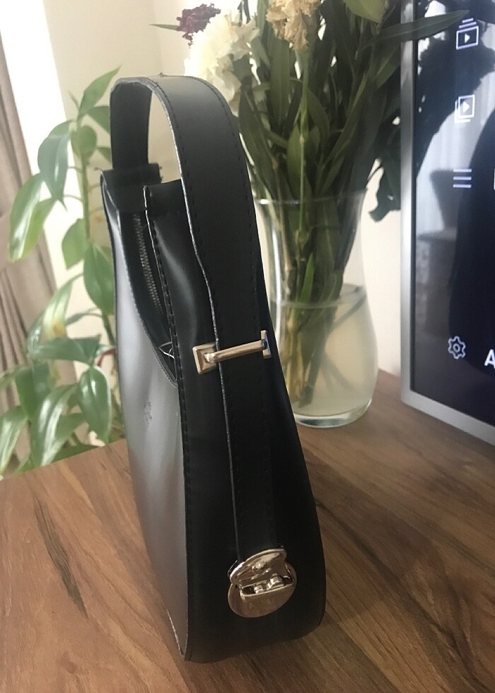 Siyah kol çantası - Görsel 2
