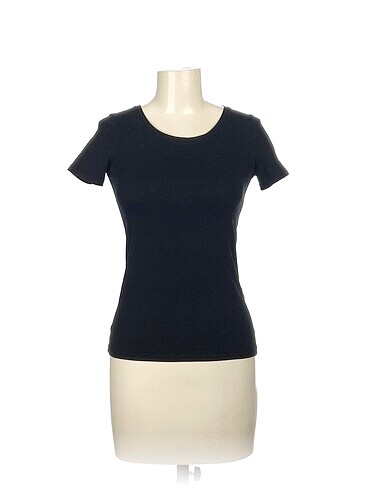 Defacto T-shirt %70 İndirimli.