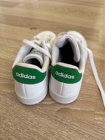 35 Beden Adidas spor ayakkabı