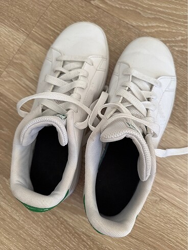 35 Beden beyaz Renk Adidas spor ayakkabı
