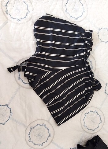 Siyah, beyaz çizgili mini şort - Görsel 2