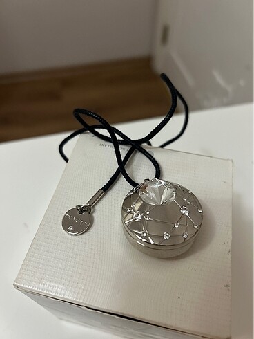  Beden Swarovski kolye