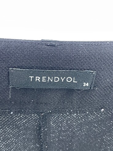 34 Beden siyah Renk Trendyol & Milla Düz Kesim %70 İndirimli.