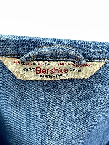xs Beden çeşitli Renk Bershka Gömlek %70 İndirimli.