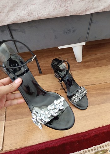 39 Beden Siyah Parlak Stiletto Topuklu Kadın Ayakkabı