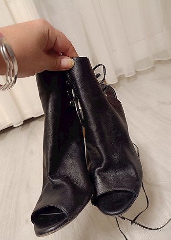 Siyah Deri Stiletto Topuklu Gotik Ayakkabı - Görsel 3