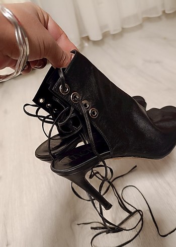 Siyah Deri Stiletto Topuklu Gotik Ayakkabı - Görsel 6