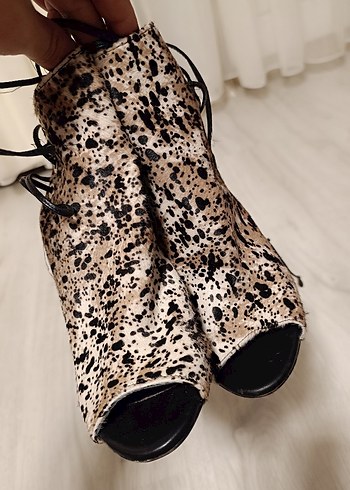 Leopar Desenli Süet Stiletto Topuklu Kadın Ayakkabı - Görsel 4