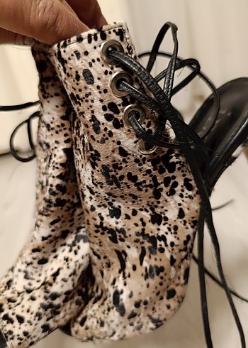 Leopar Desenli Süet Stiletto Topuklu Kadın Ayakkabı - Görsel 3