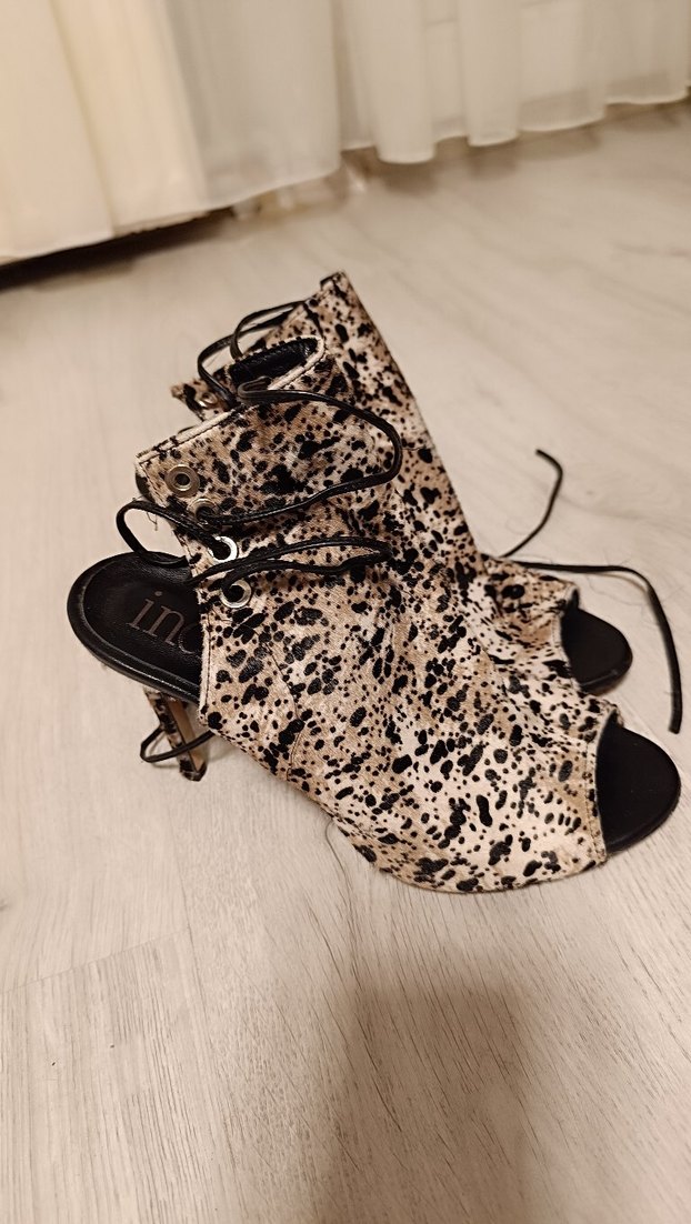 Leopar Desenli Süet Stiletto Topuklu Kadın Ayakkabı - Görsel 2