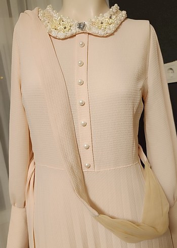 Bej Uzun Piliseli Elbise - Görsel 8