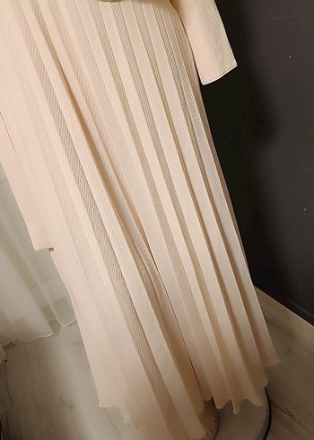 Bej Uzun Piliseli Elbise - Görsel 6