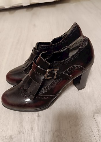 Kahverengi Deri Tokalı Topuklu Klasik Ayakkabı - Görsel 4