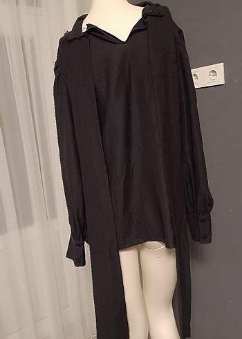 Zincir Detaylı Siyah Uzun Kollu Bluz - Görsel 5